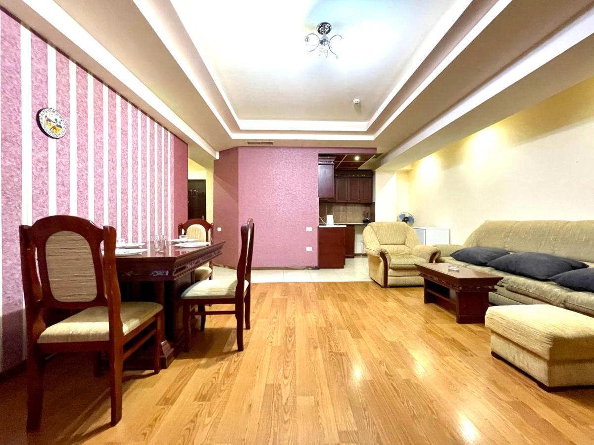Apartments Emili 예레반 외부 사진
