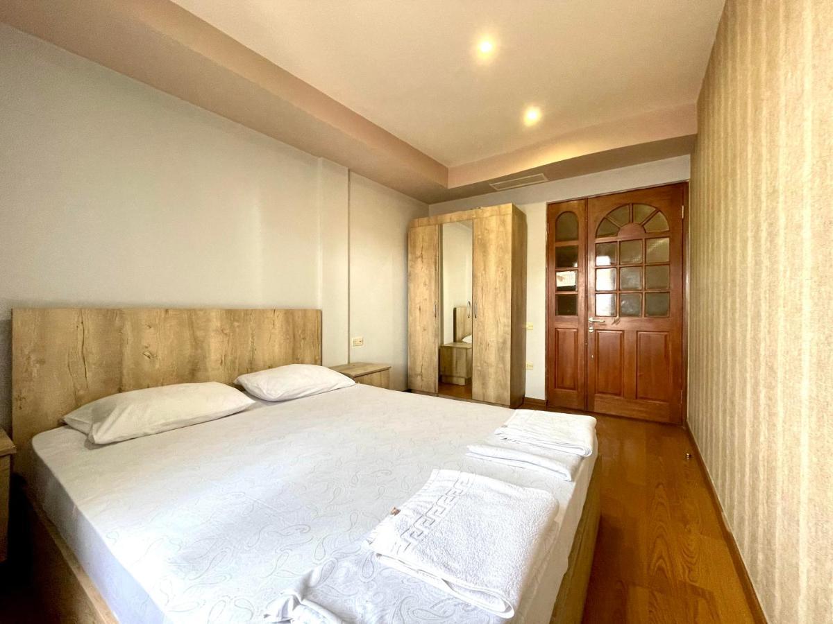 Apartments Emili 예레반 외부 사진