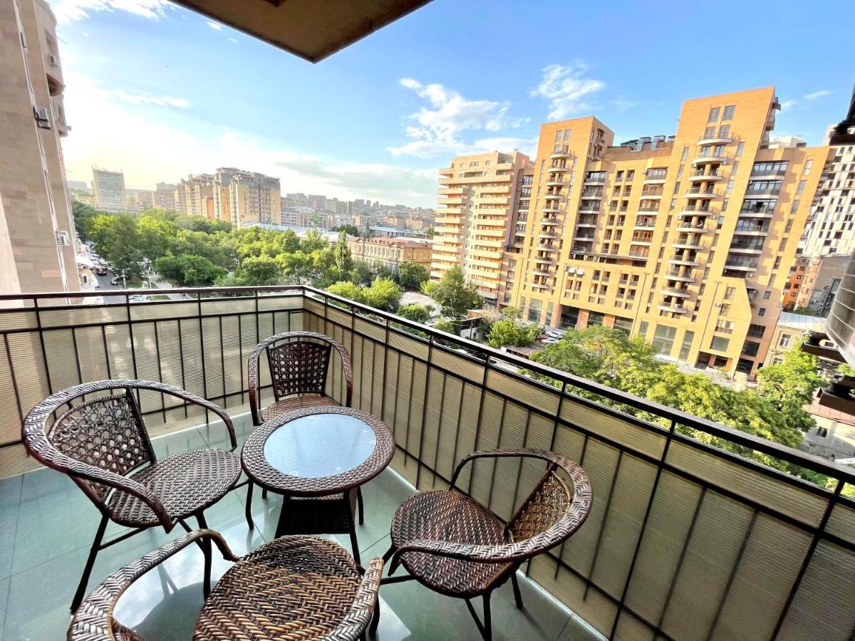 Apartments Emili 예레반 외부 사진