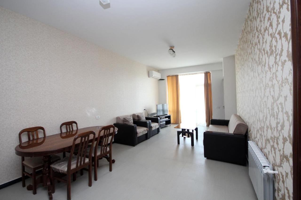 Apartments Emili 예레반 외부 사진