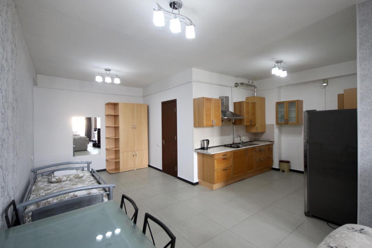 Apartments Emili 예레반 외부 사진
