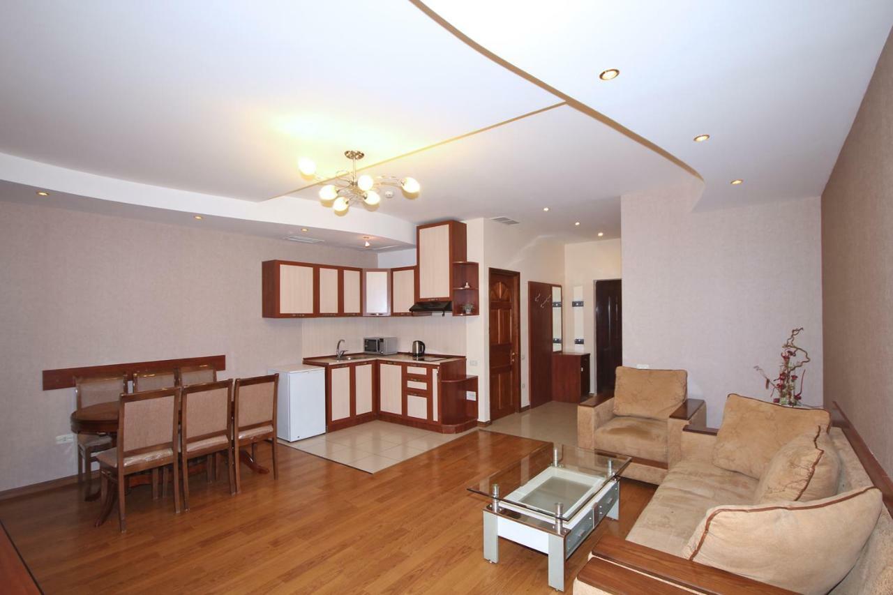 Apartments Emili 예레반 외부 사진