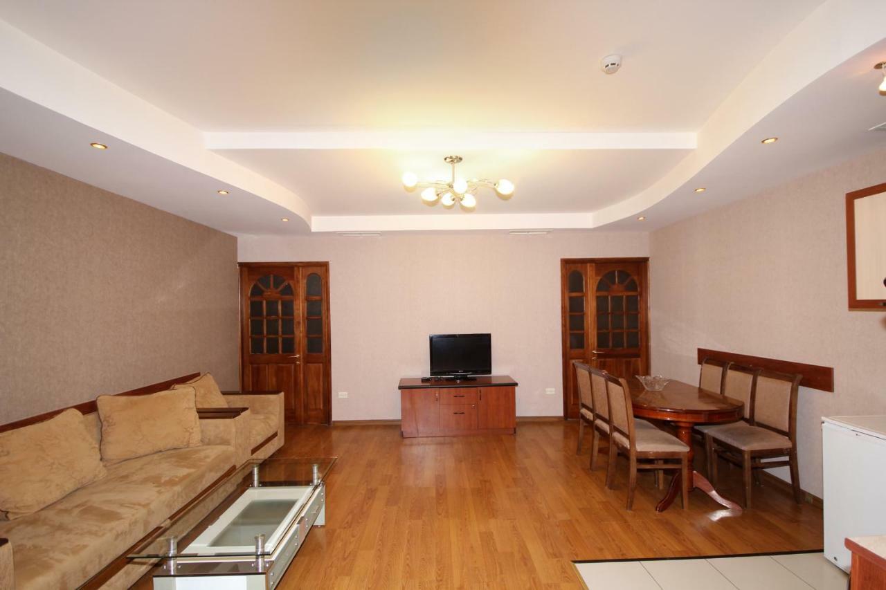 Apartments Emili 예레반 외부 사진